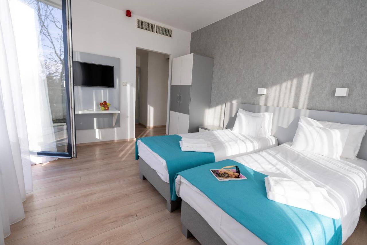 Zamardi Tok Hotel ภายนอก รูปภาพ